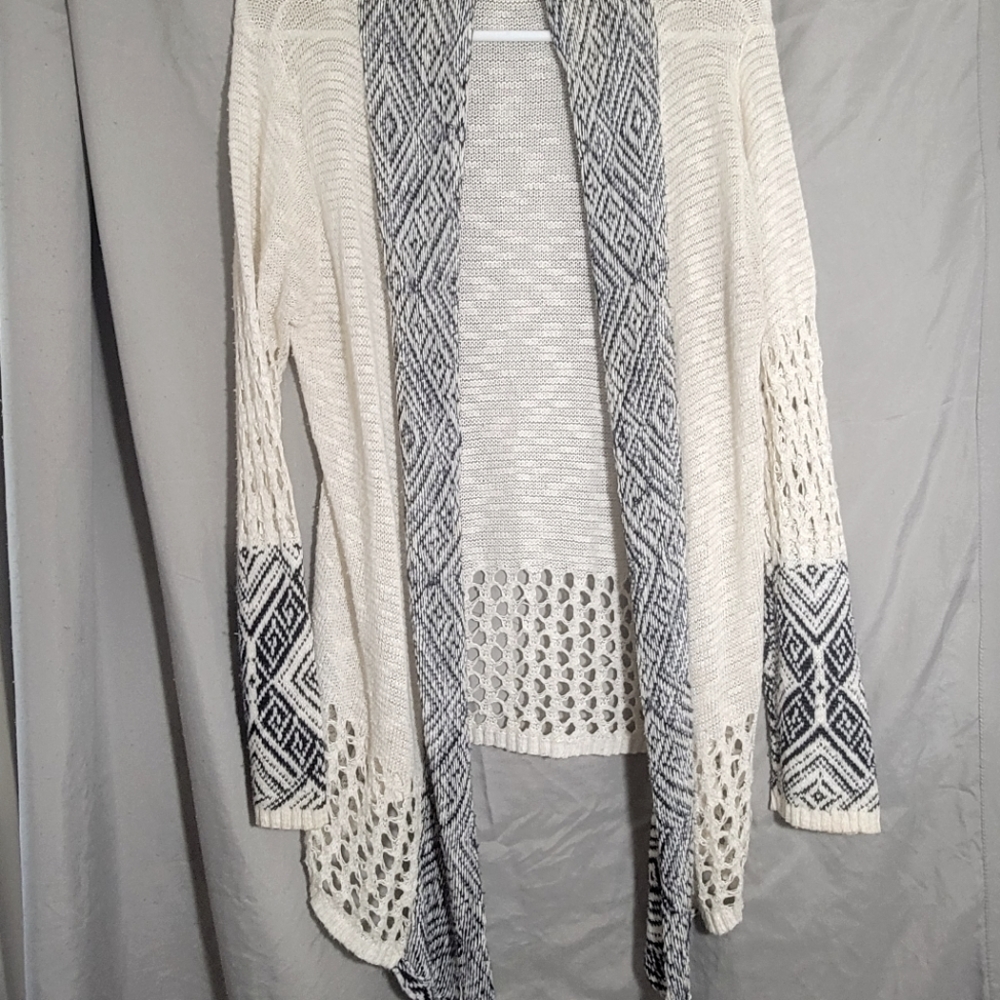 Sweet N Sinful 🤍 Lightweight 🤍 Open-Weave 🤍Tribal Print 🤍 Cardigan 🤍
